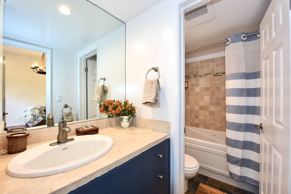 Photo of Bathroom in Silver Strand
