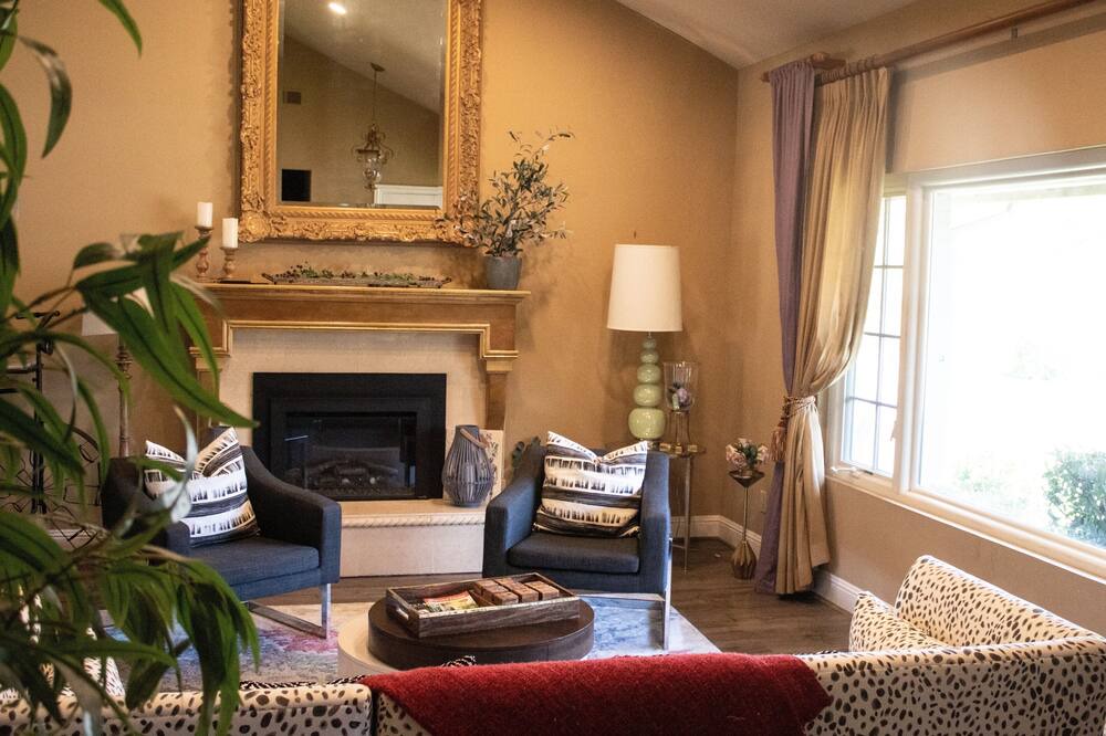 Photo of Livingroom in Santa Rosa