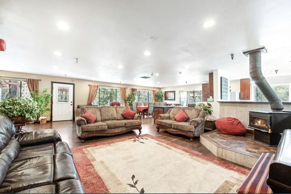Photo of Bedroom in Foresthill