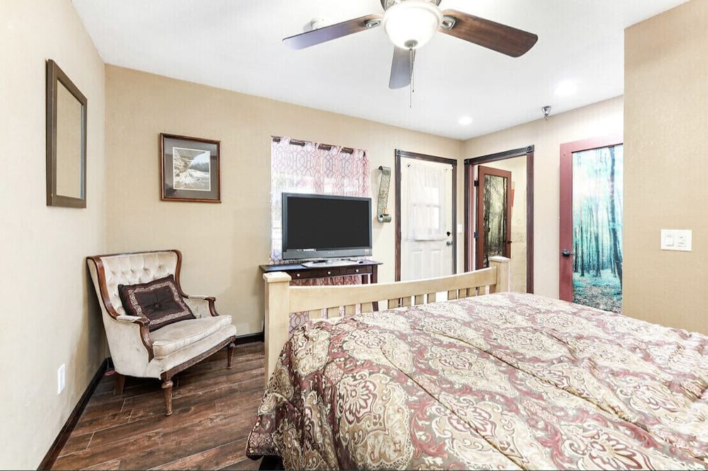 Photo of Bedroom in Foresthill
