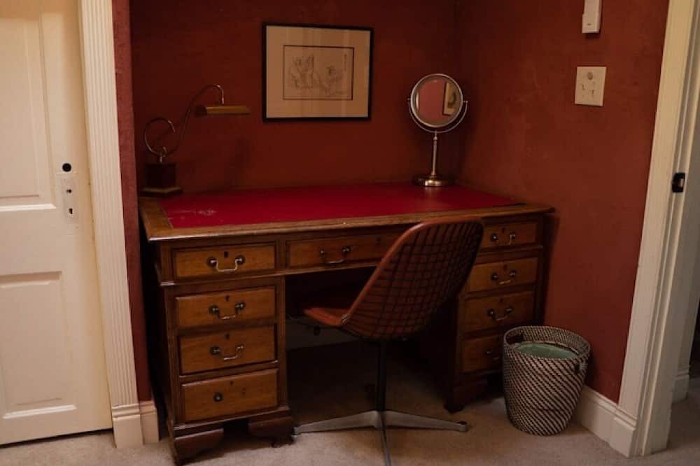 Photo of Bedroom in Orangevale
