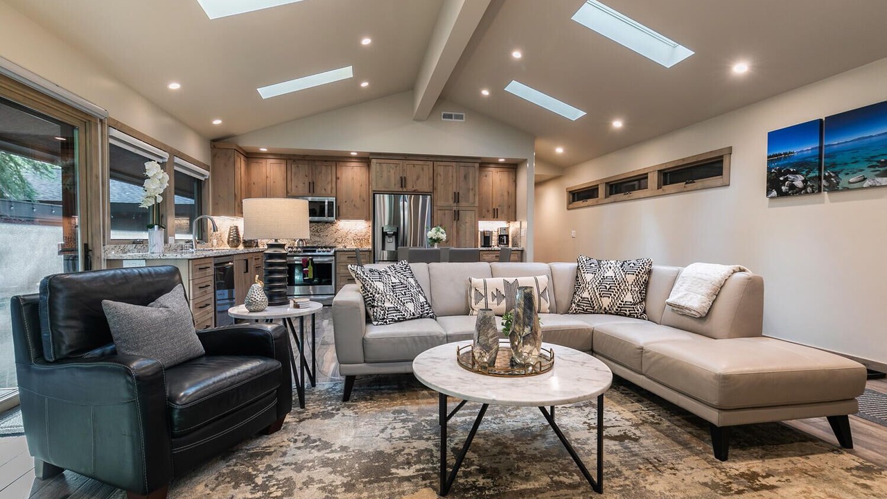 Photo of Livingroom in Tahoe Sierra Estates