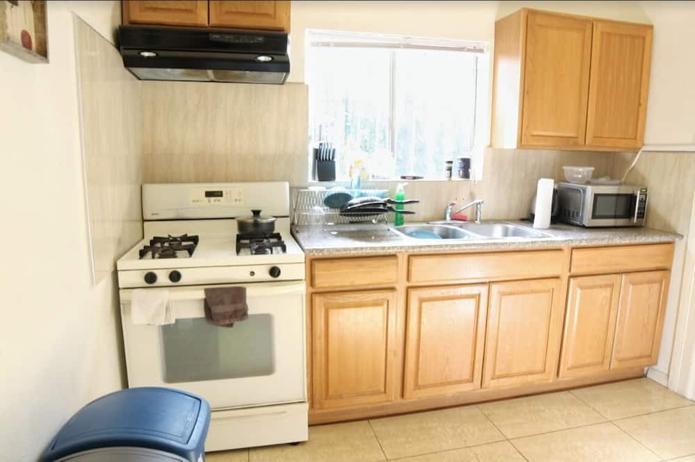 Photo of Kitchen in Pico-Union