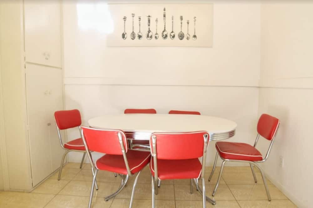 Photo of Kitchen in Pico-Union