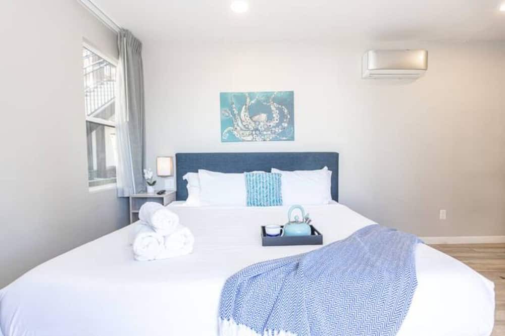 Photo of Bedroom in Mission Hills