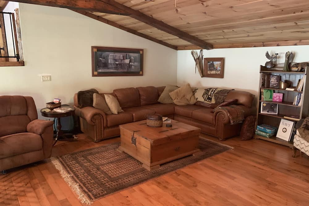 Photo of Livingroom in Douglas City