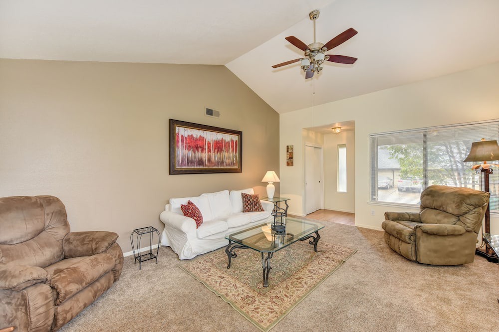 Photo of Livingroom in Rescue