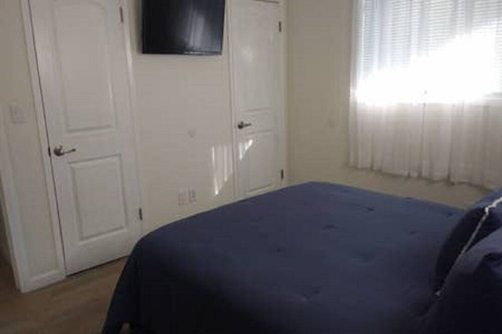 Photo of Bedroom in Desert Hot Springs