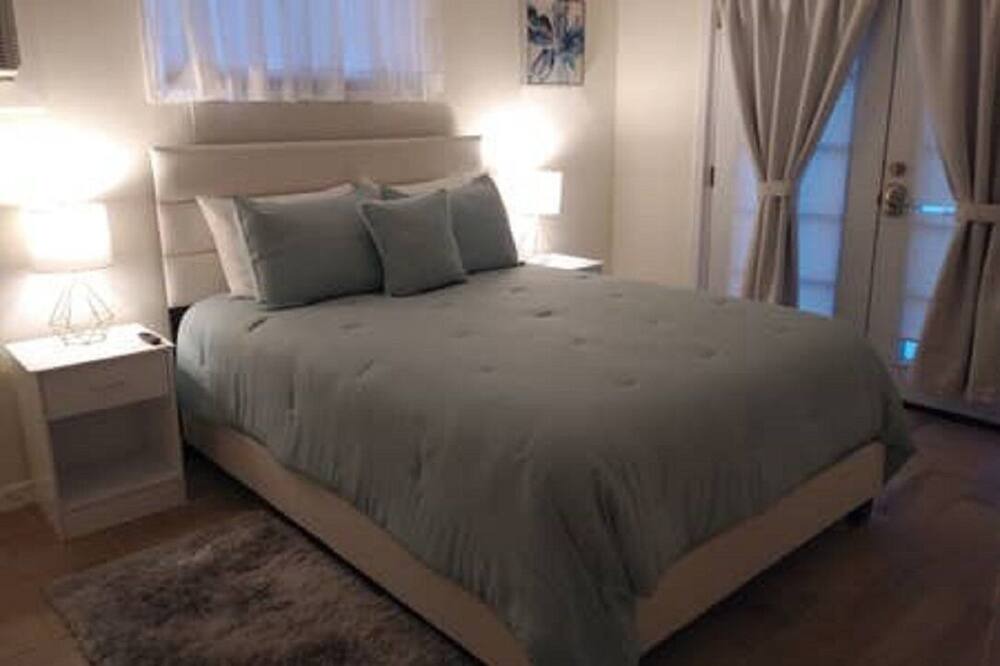 Photo of Bedroom in Desert Hot Springs