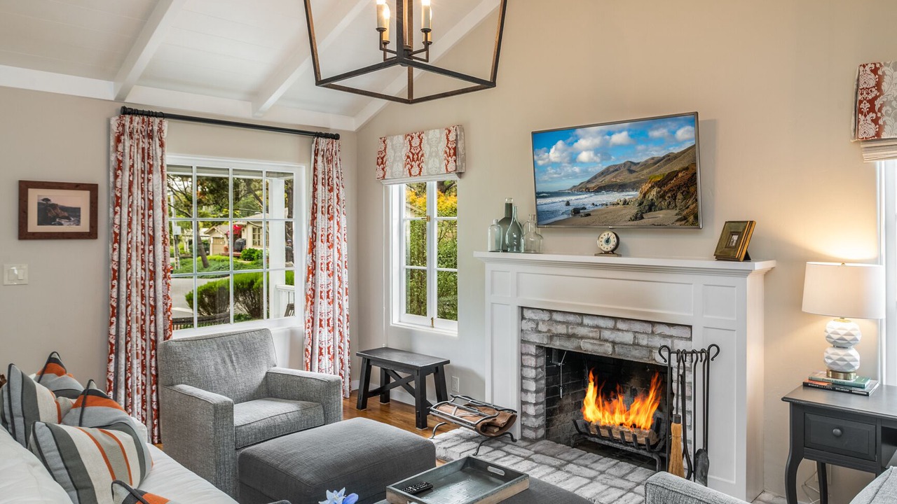 Photo of Livingroom in Northeast Carmel