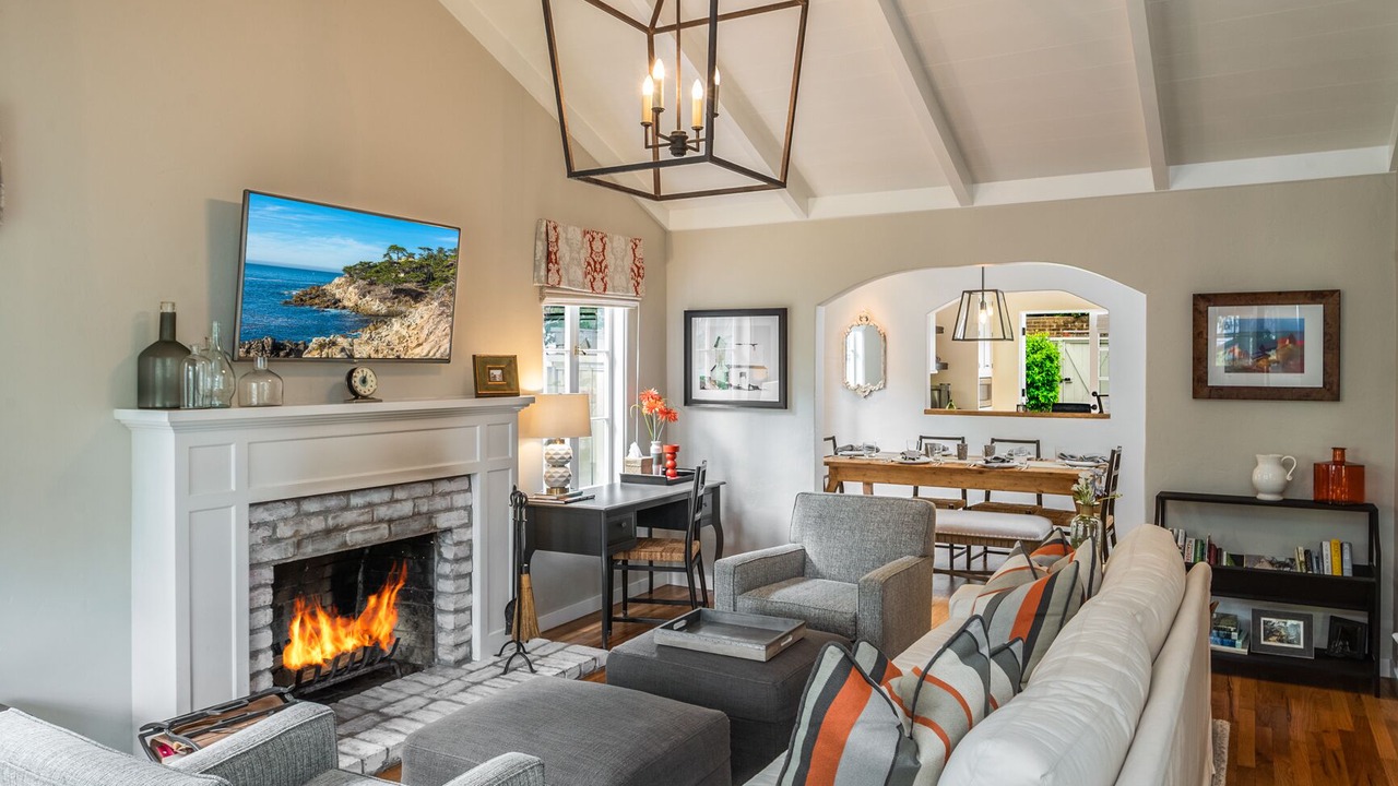 Photo of Livingroom in Northeast Carmel