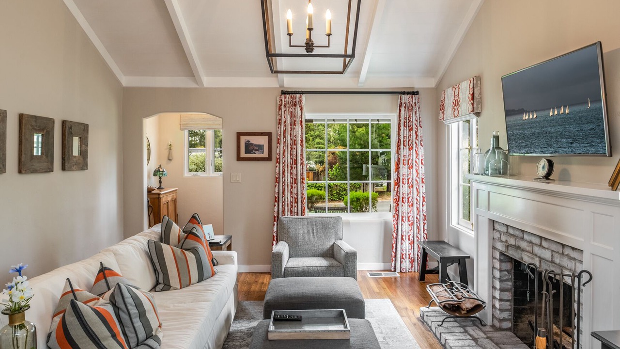 Photo of Livingroom in Northeast Carmel