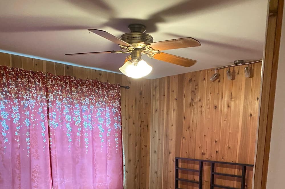 Photo of Bedroom in Edgemar - Pacific Manor