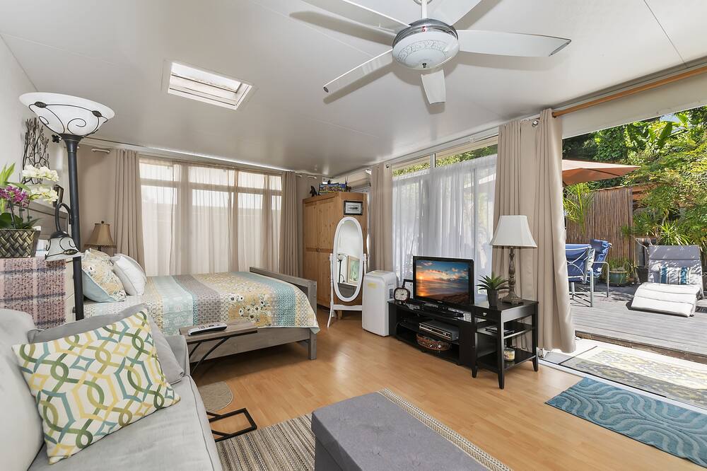 Photo of Bedroom in Santa Monica Canyon