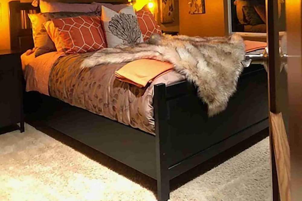 Photo of Bedroom in Mystic Hills