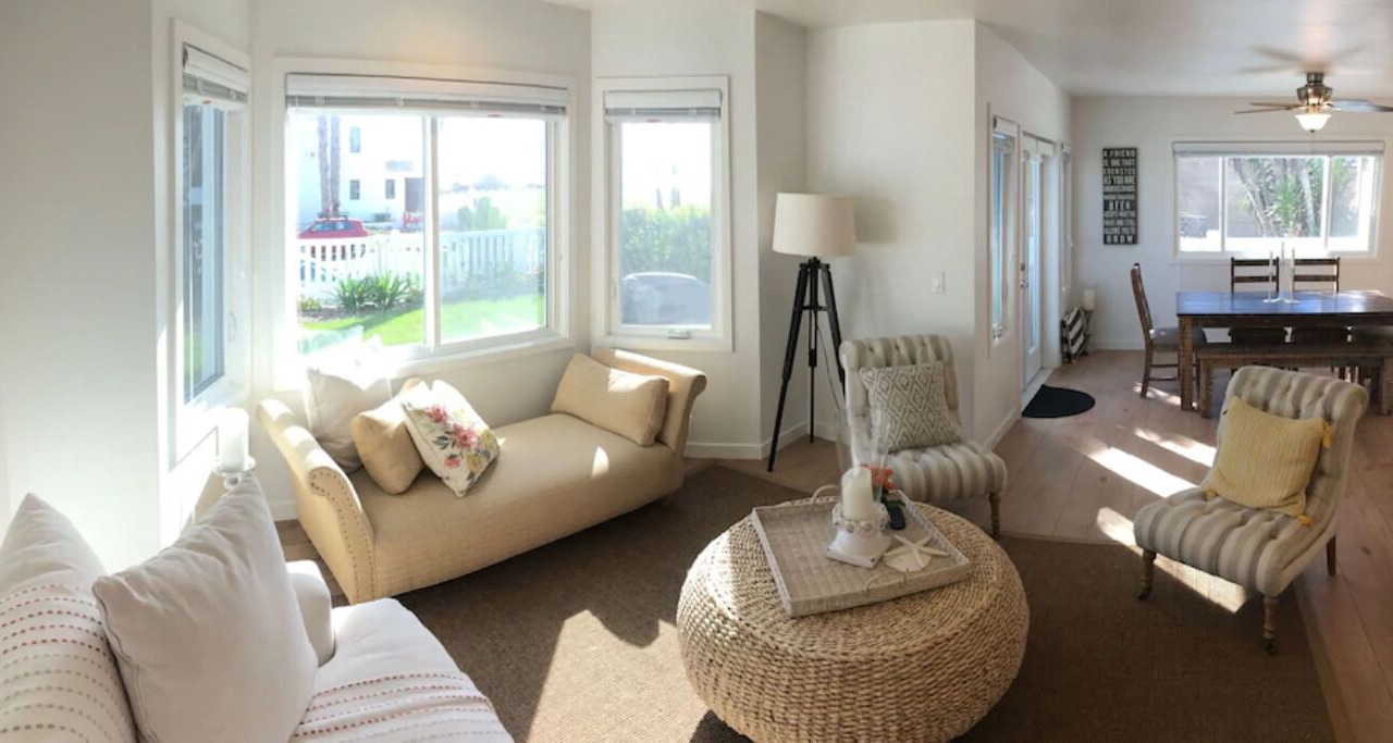 Photo of Livingroom in Ocean Beach
