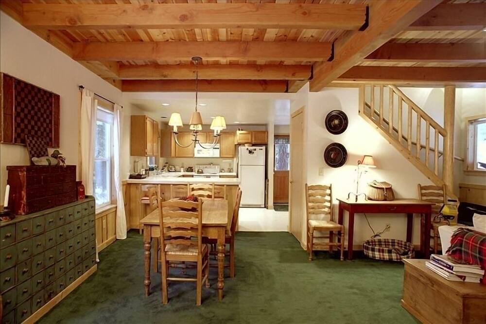 Photo of Livingroom in Tahoe Pines