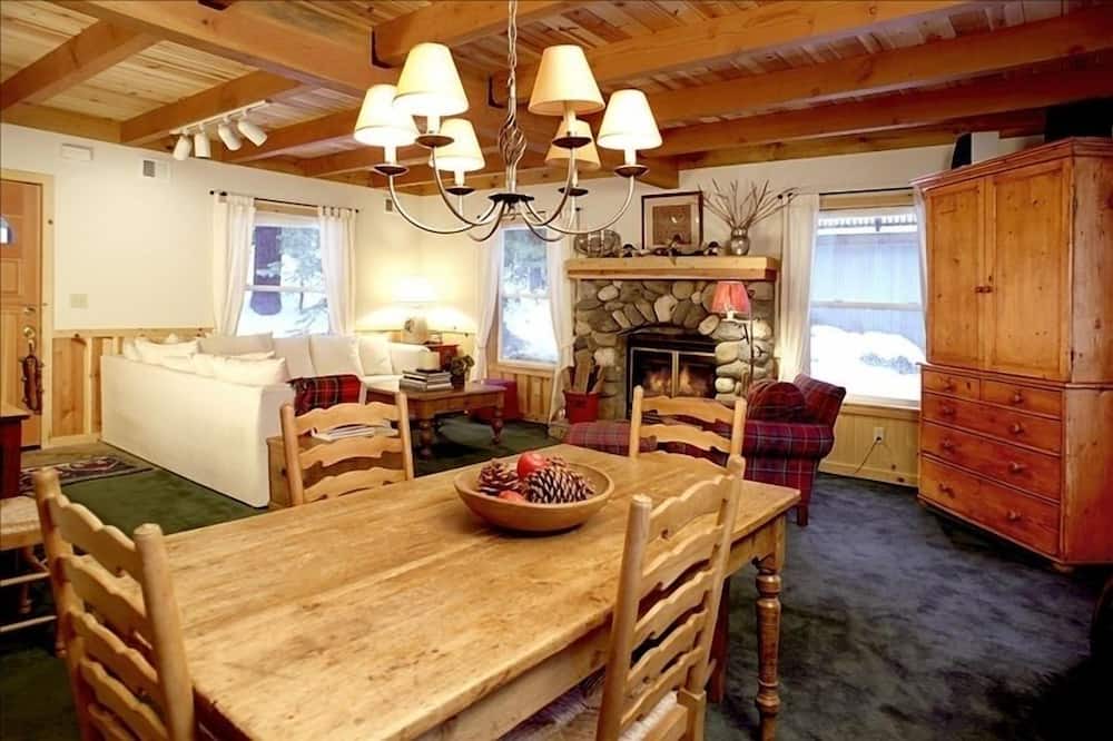 Photo of Bedroom in Tahoe Pines