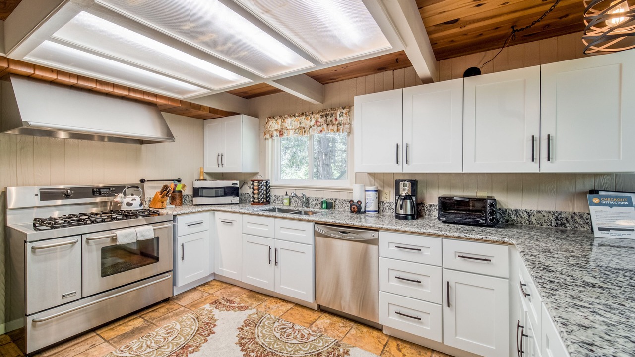 Photo of Kitchen in Sierra Cedars
