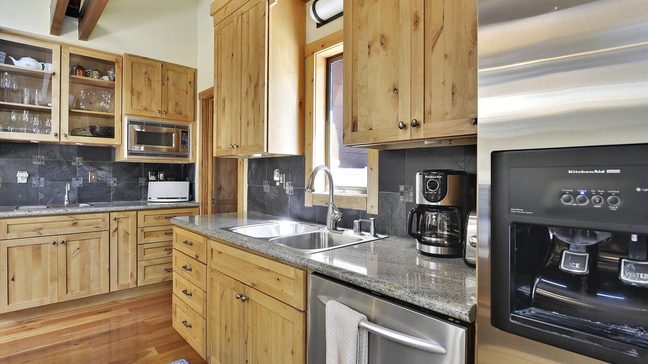 Photo of Kitchen in Alpine Meadows