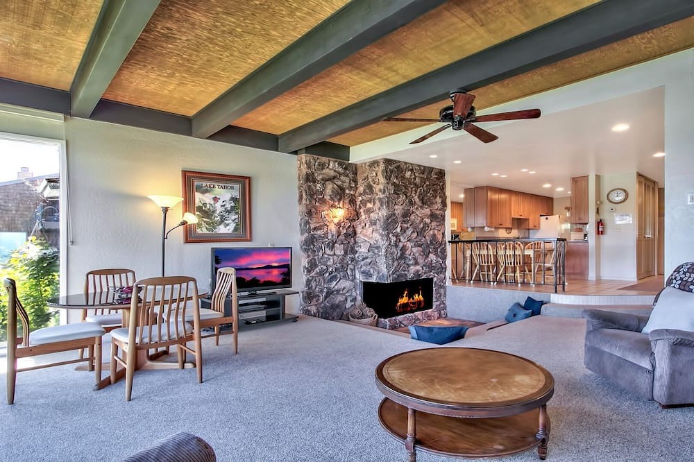 Photo of Livingroom in Tahoe Keys