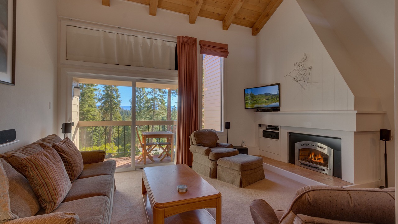 Photo of Livingroom in Carnelian Woods