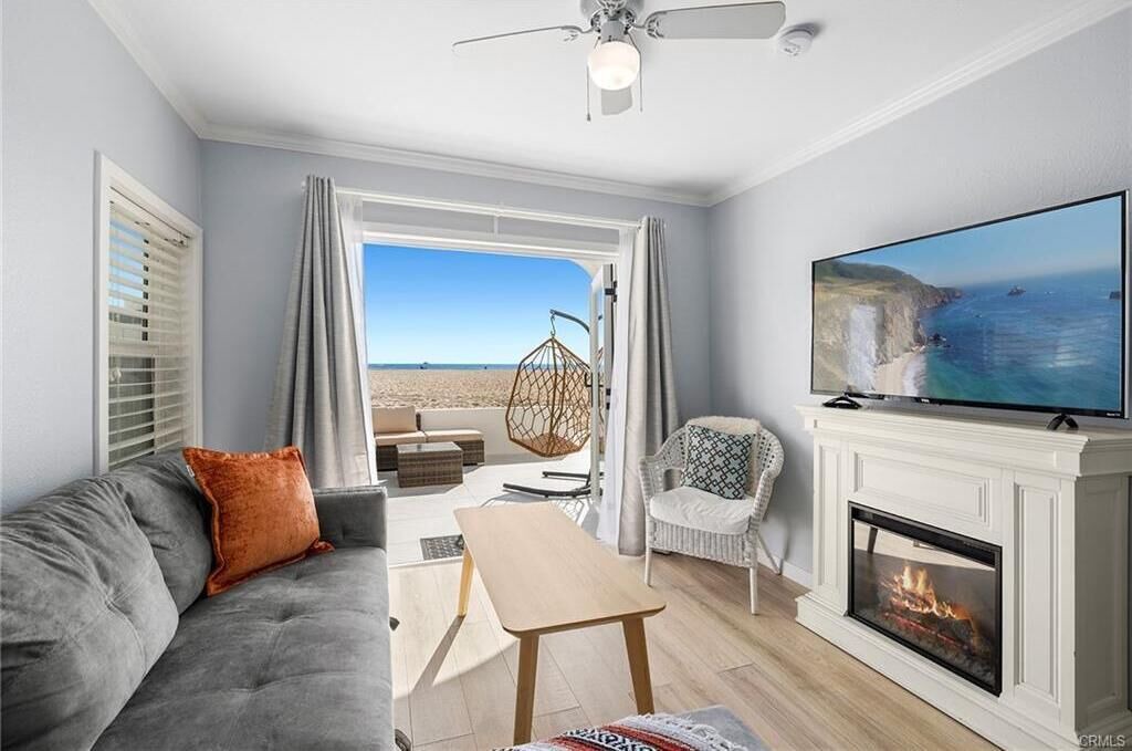 Photo of Livingroom in Balboa Peninsula