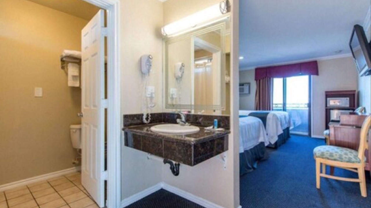 Photo of Livingroom in Eastside