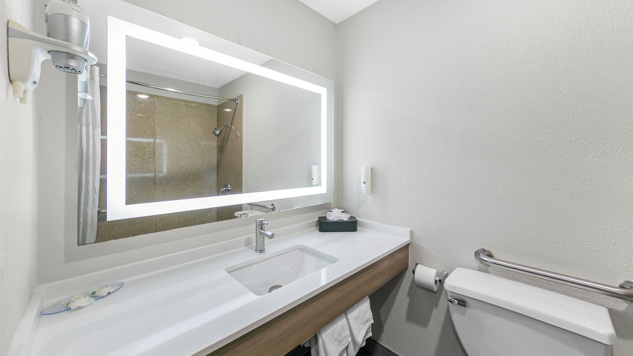 Photo of Bathroom in Central Sacramento