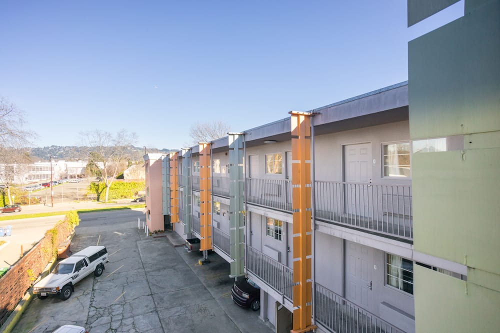 Photo of Outdoor in Northwest Berkeley