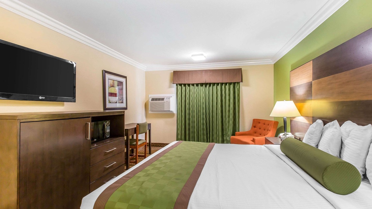 Photo of Bedroom in Canyon Lake