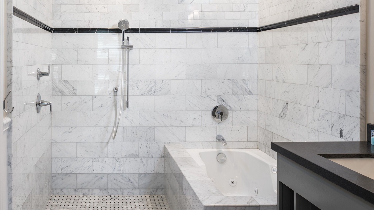 Photo of Bathroom in Avalon
