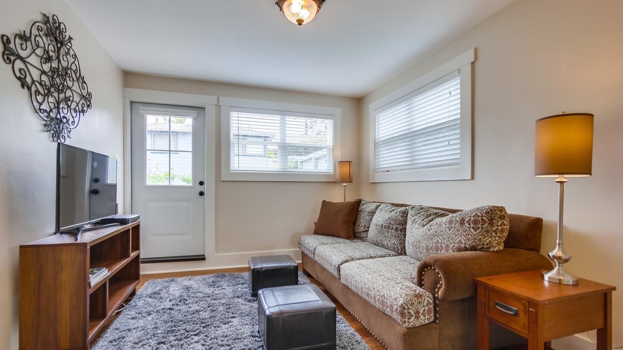 Photo of Livingroom in University Heights