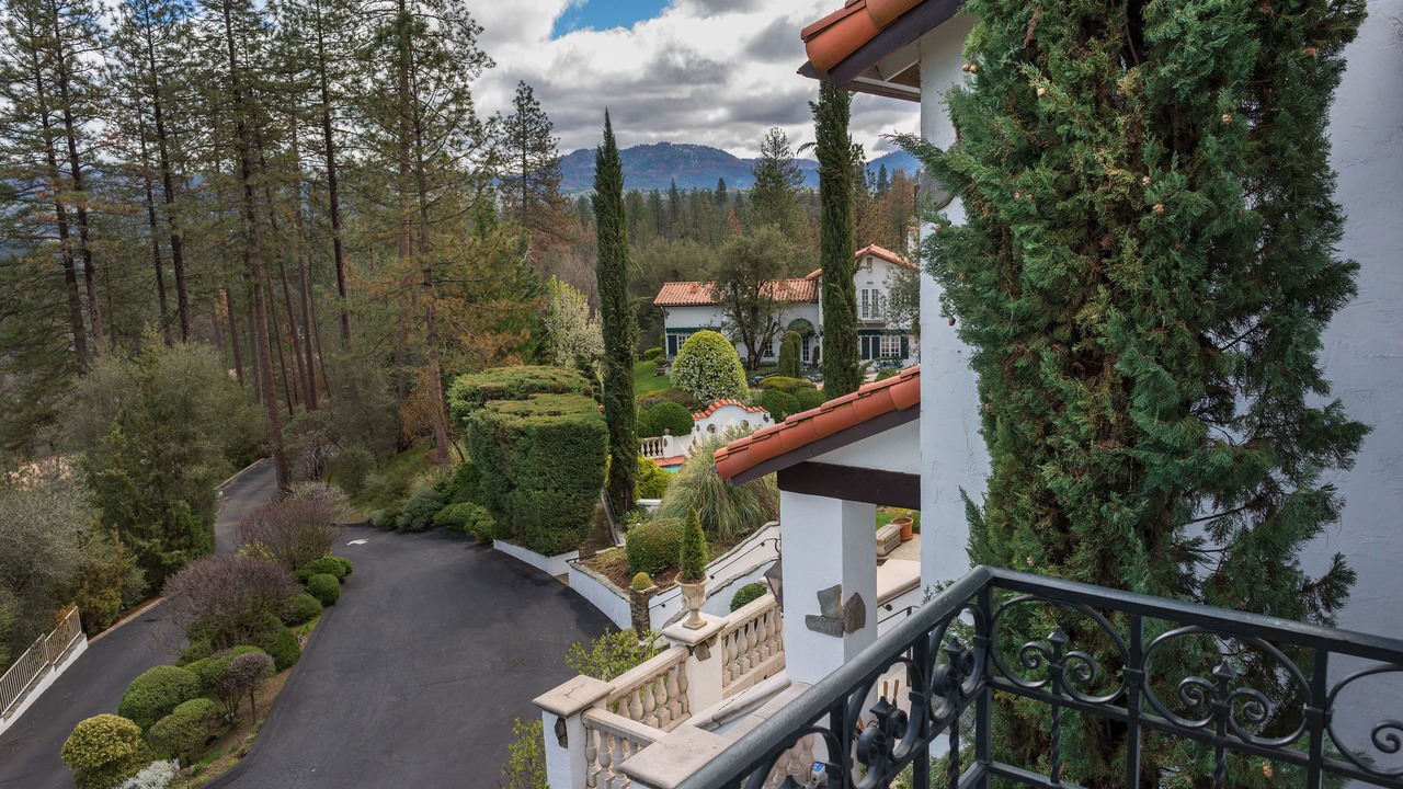 Photo of Patio Balcony in Oakhurst
