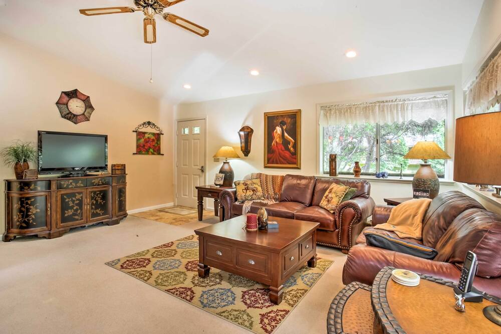 Photo of Livingroom in Groveland