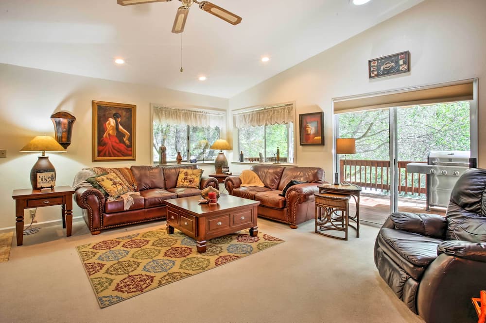 Photo of Bedroom in Groveland