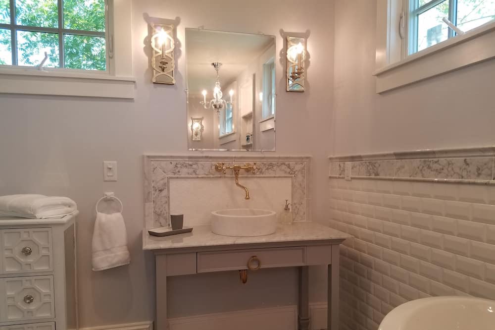 Photo of Bathroom in Victor