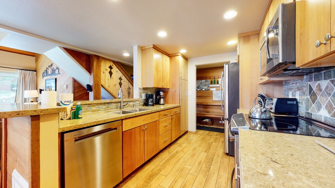 Photo of Kitchen in Mammoth Lakes