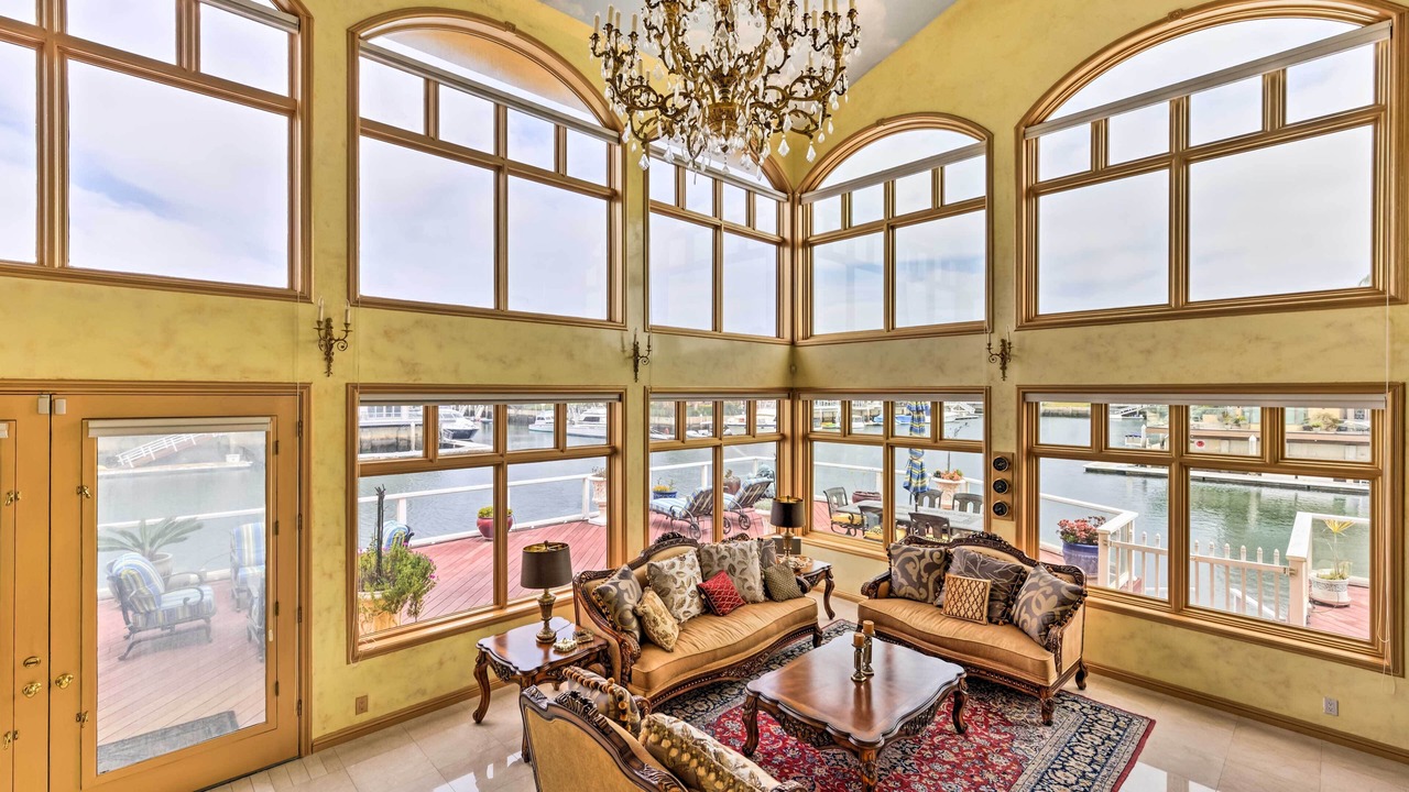 Photo of Livingroom in Channel Islands