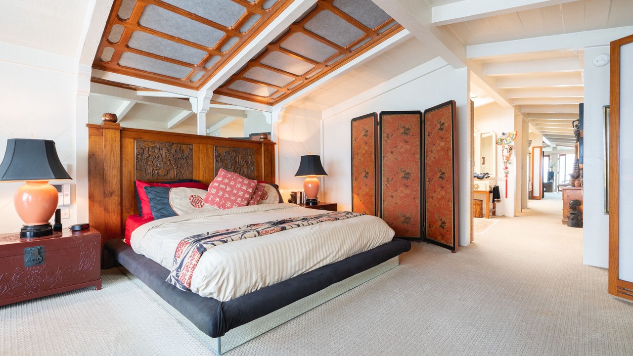 Photo of Bedroom in Eastern Malibu