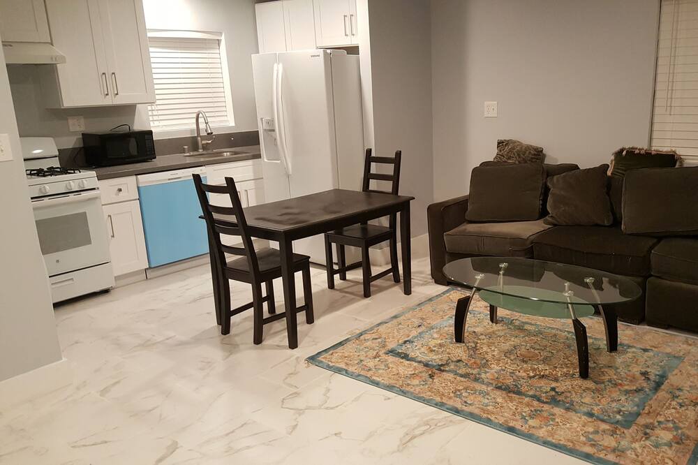 Photo of Livingroom in West Hills