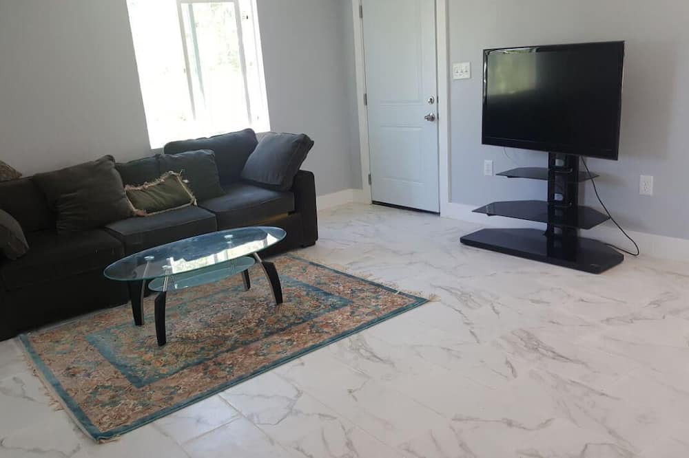 Photo of Livingroom in West Hills