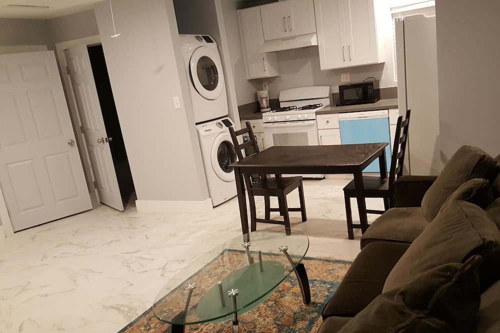 Photo of Livingroom in West Hills