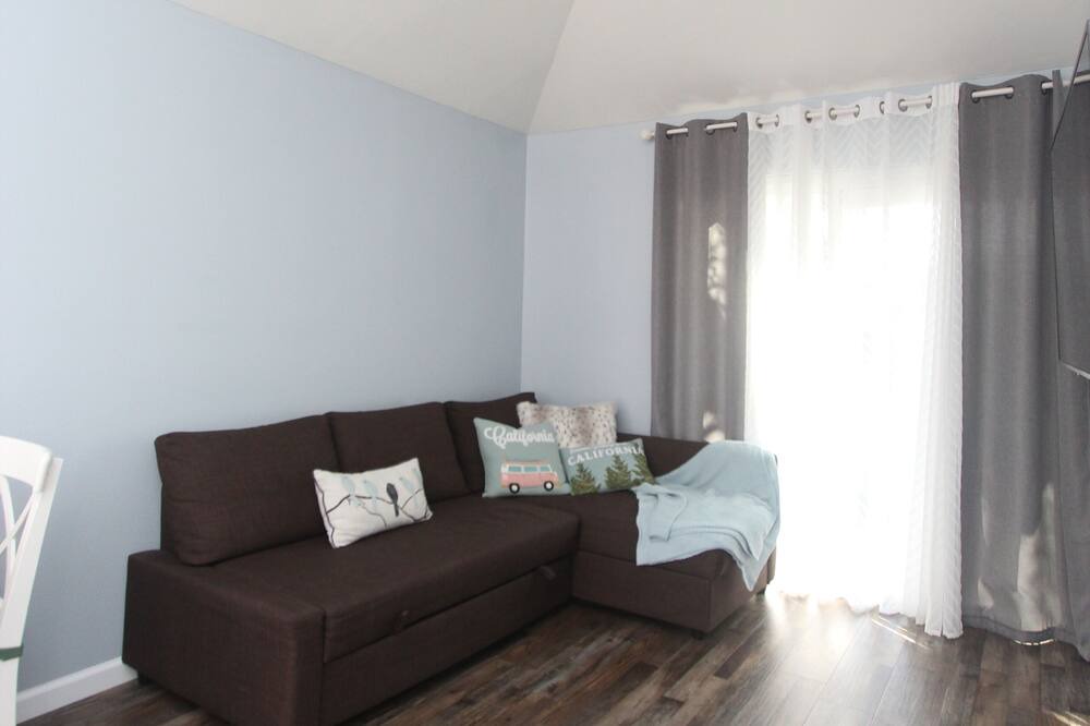 Photo of Bedroom in East Palo Alto