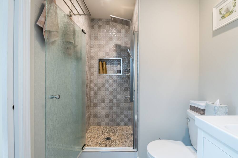 Photo of Bathroom in East Palo Alto