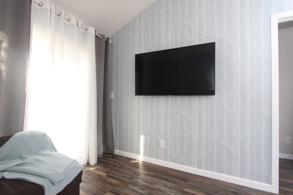 Photo of Bedroom in East Palo Alto