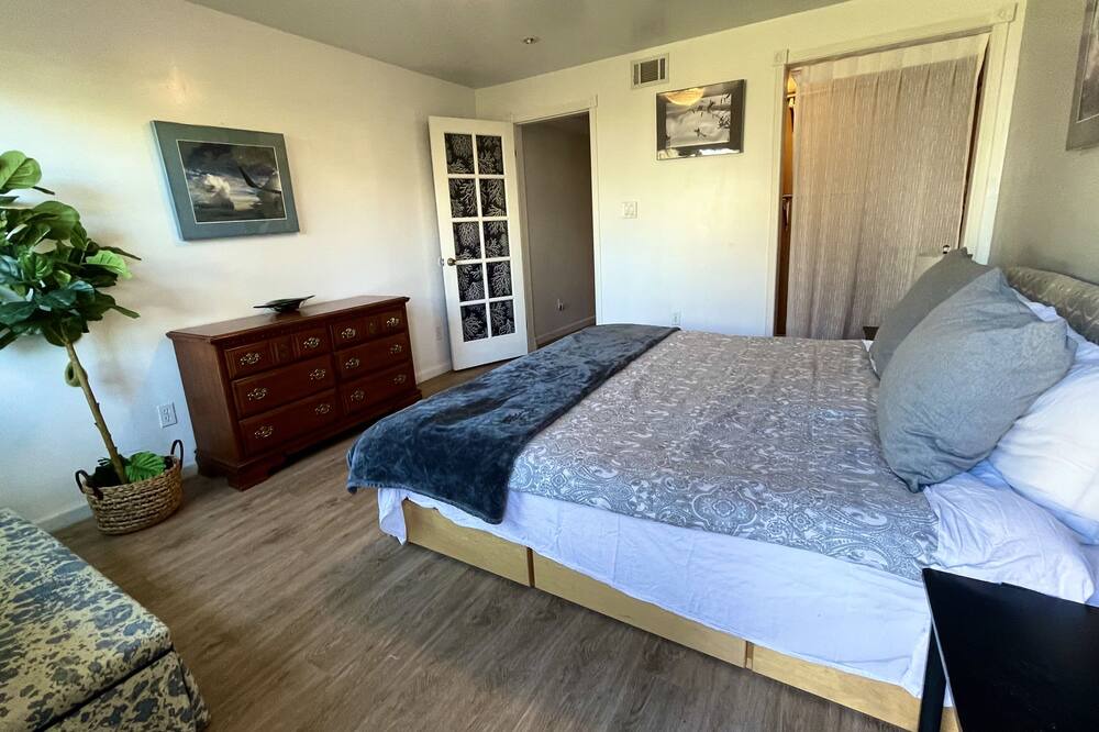 Photo of Bedroom in Outer Mission