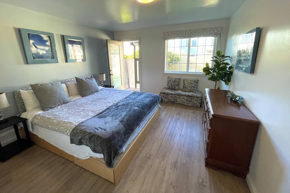Photo of Bedroom in Outer Mission