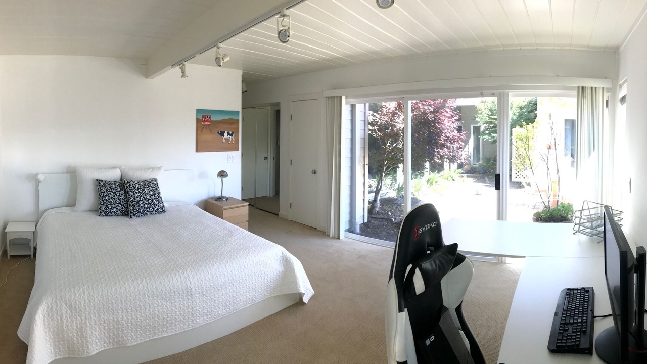 Photo of Bedroom in Highlands-Baywood Park