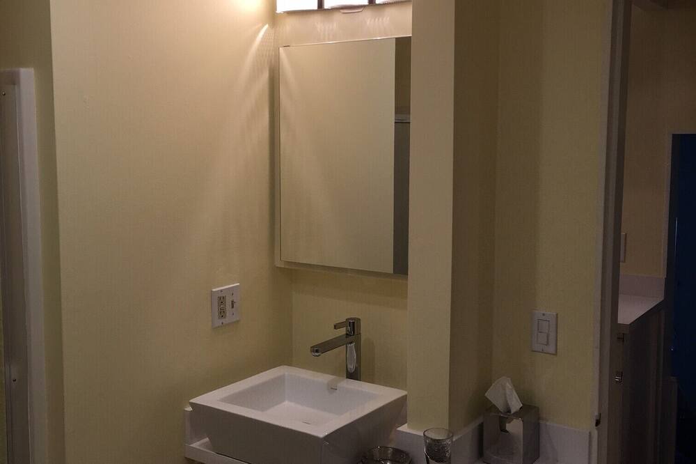 Photo of Bathroom in Almonte